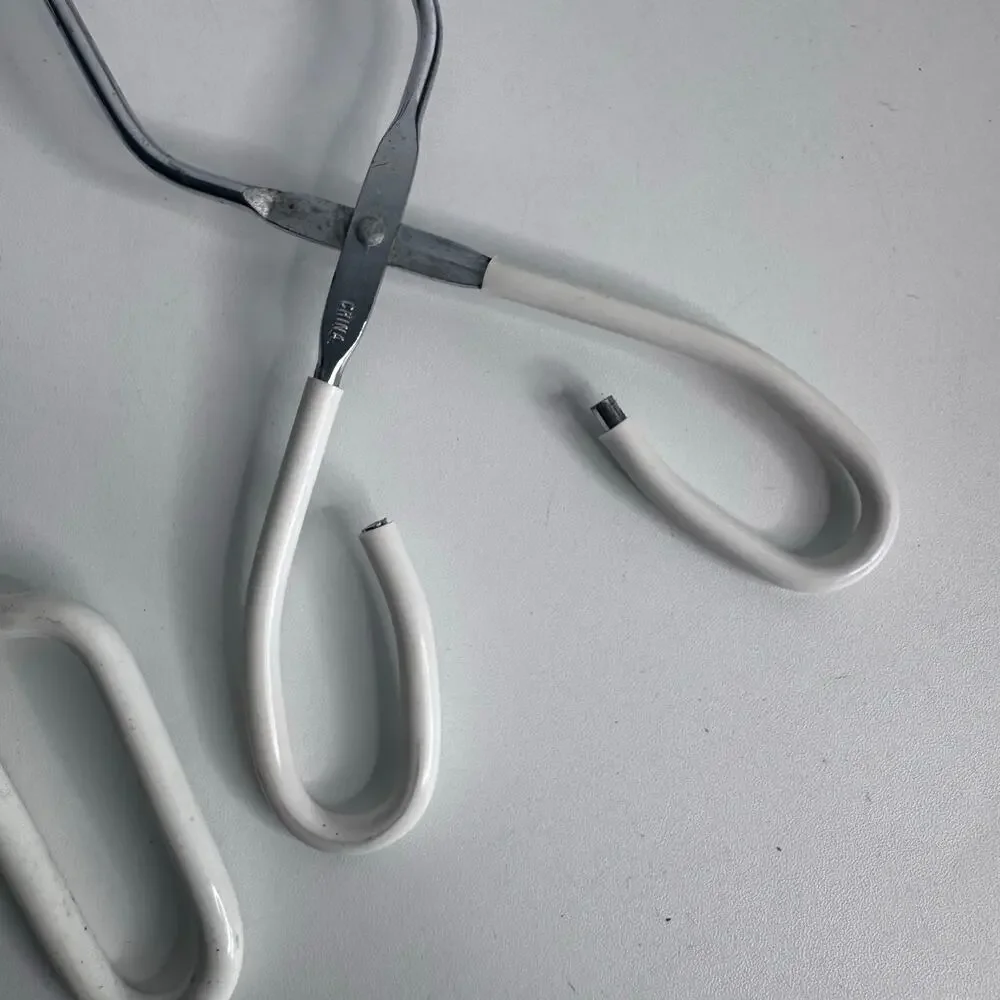 Vintage Set of 2 Rubber Coated Kitchen Tongs 11in & 9in Unbranded